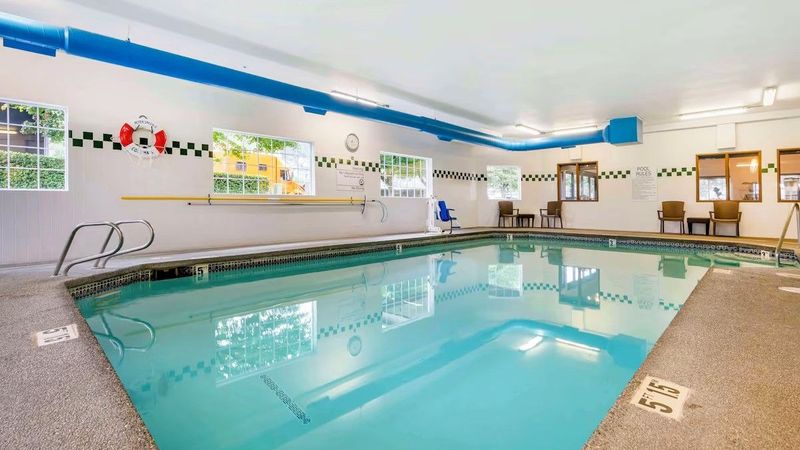 Best Western Columbia River Waterfront Hotel Astoria - Indoor Pool
