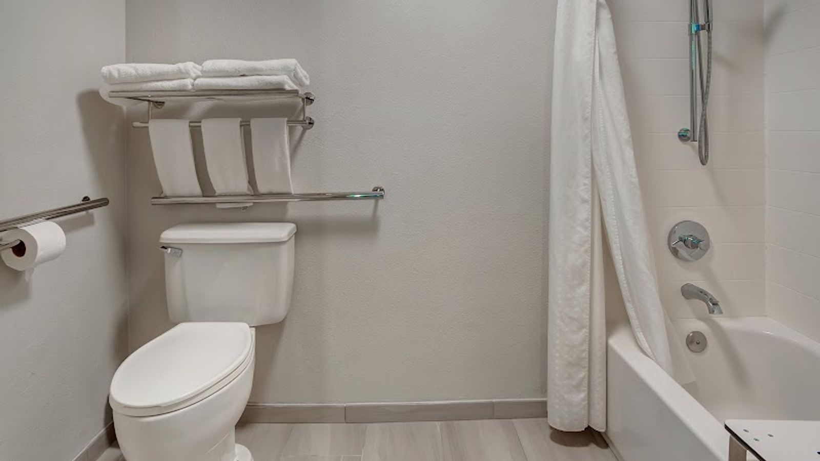 Photo of Holiday Inn Express Portland East - Troutdale, an IHG Hotel