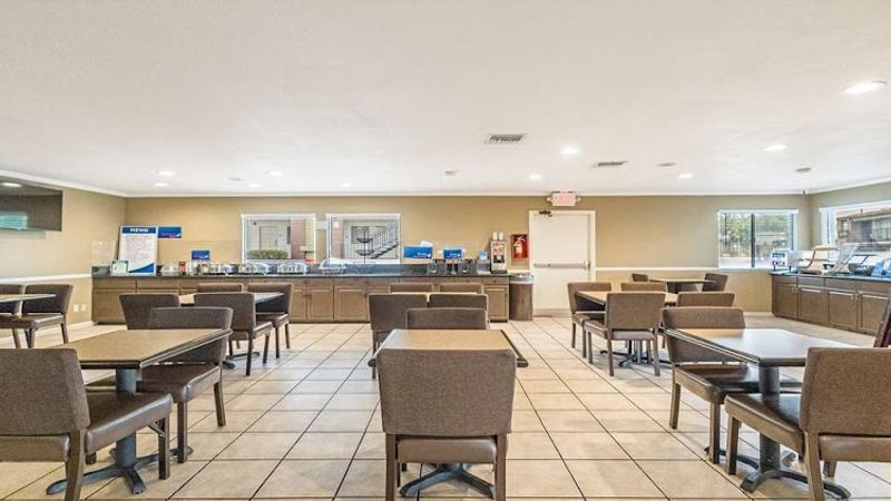 Photo of Best Western Roseville Inn