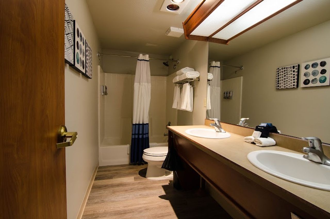 Photo of Wood River Inn & Suites