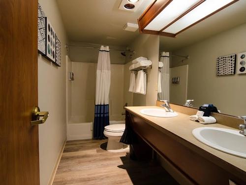 Photo of Wood River Inn & Suites