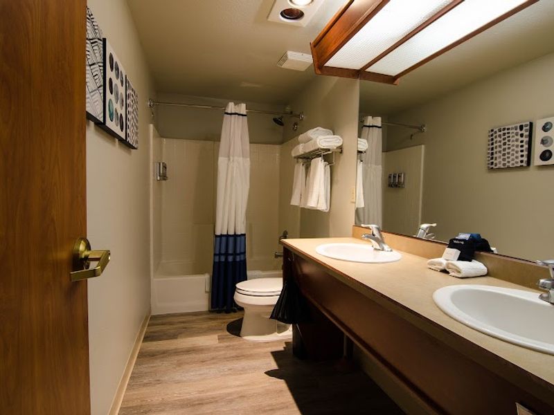 Photo of Wood River Inn & Suites