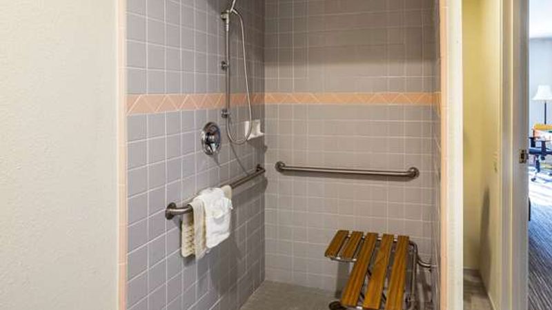 Photo of Quality Inn & Suites Tulare