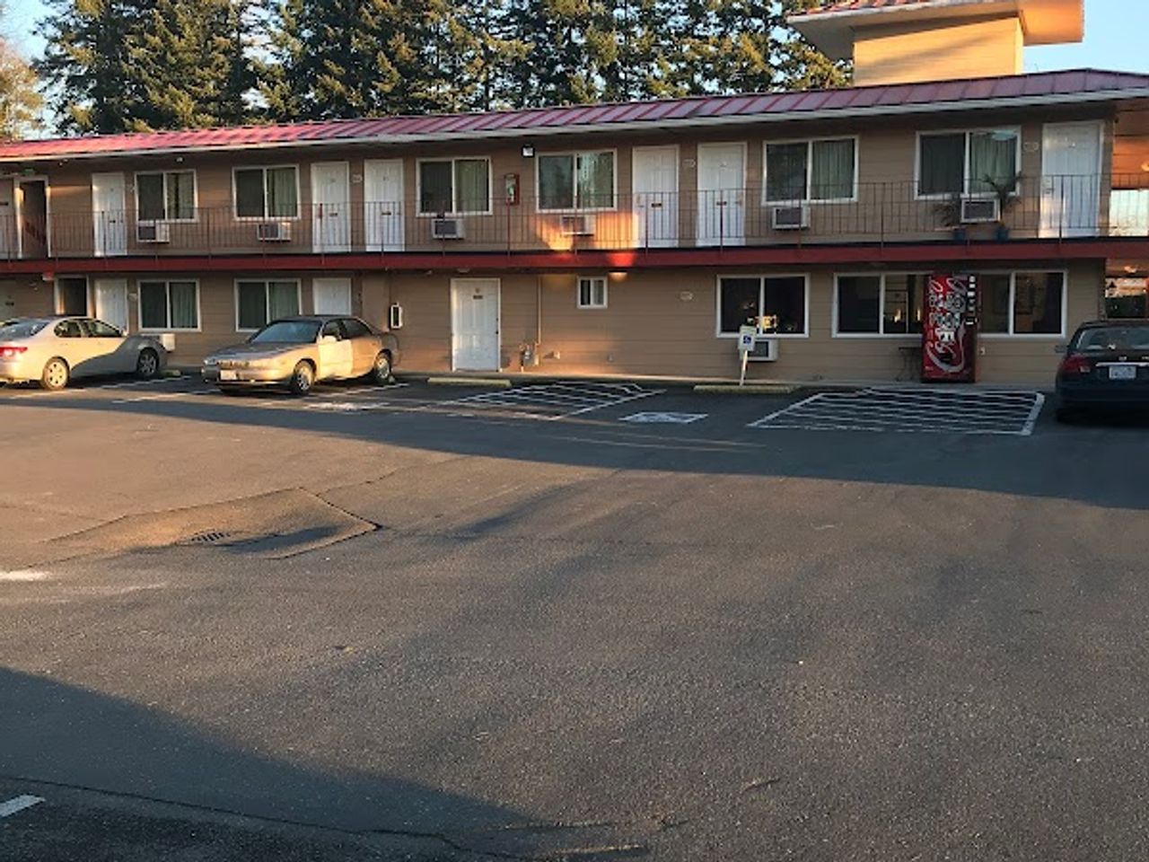 Photo of Smokey Point Motor Inn