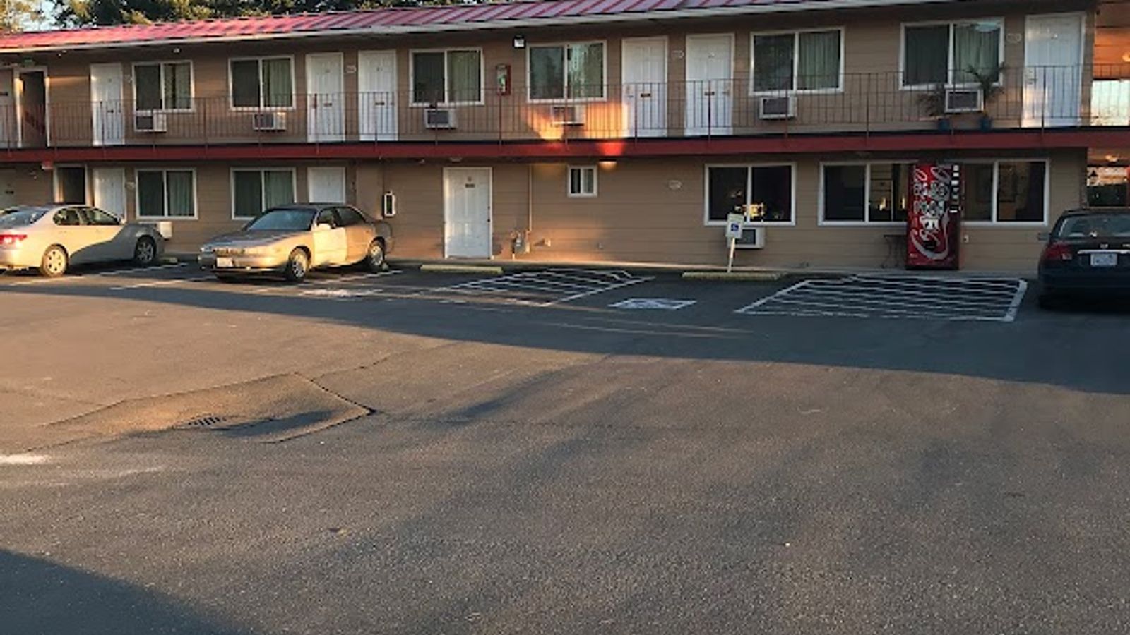 Photo of Smokey Point Motor Inn