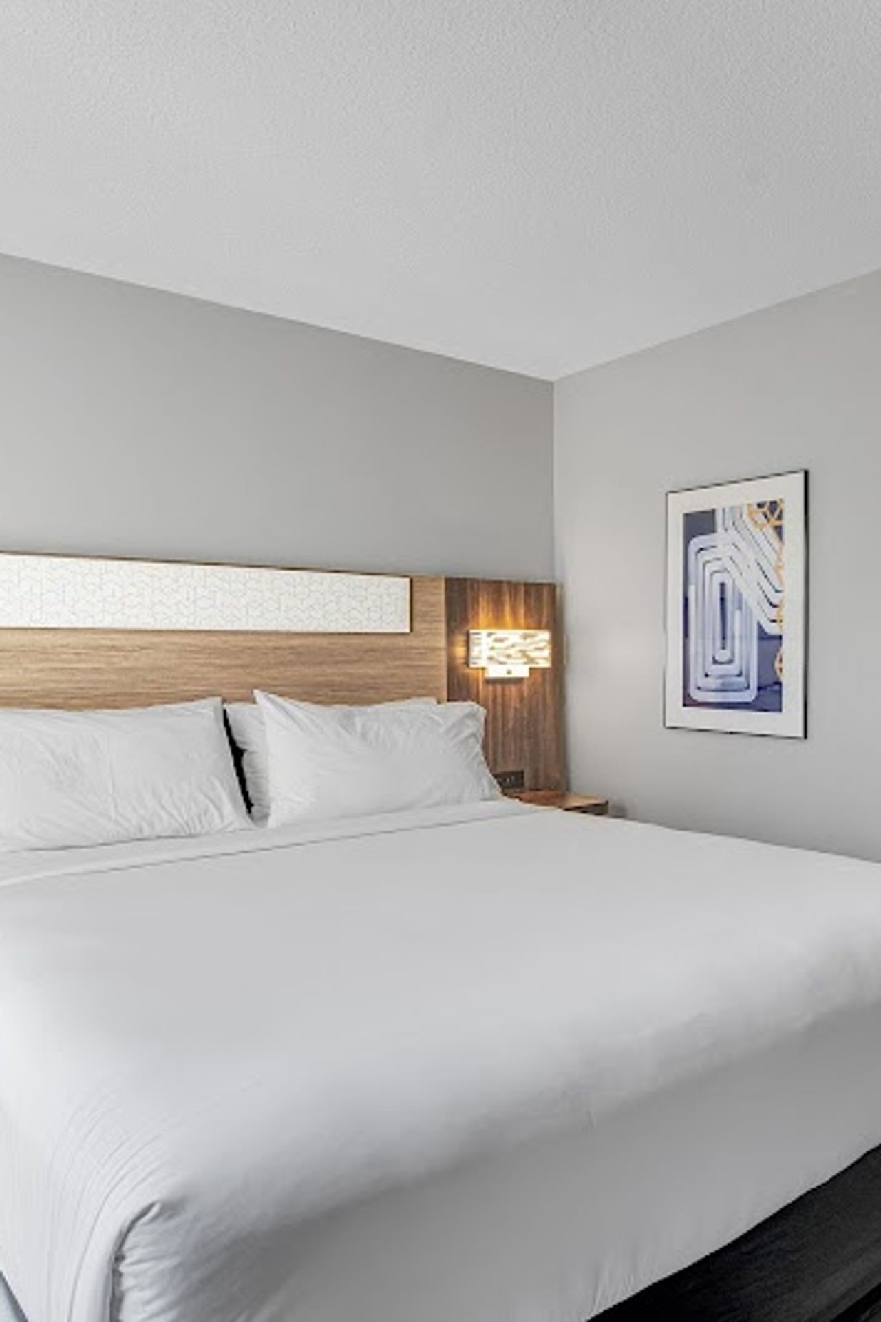 Photo of Holiday Inn Express & Suites Portland-Jantzen Beach, an IHG Hotel