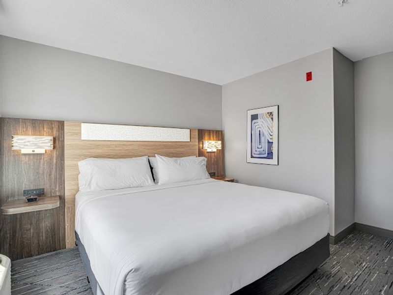 Photo of Holiday Inn Express & Suites Portland-Jantzen Beach, an IHG Hotel