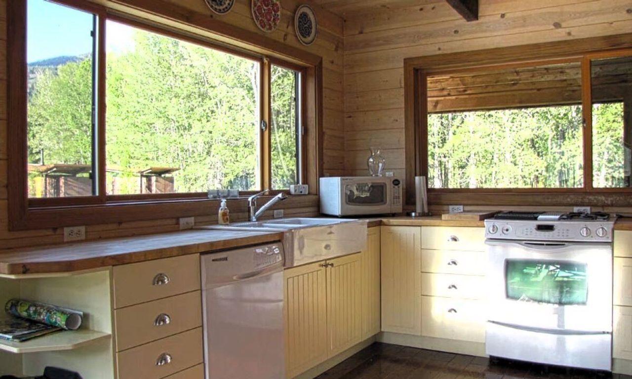 Rolling Huts - Family Cabin, Private kitchen