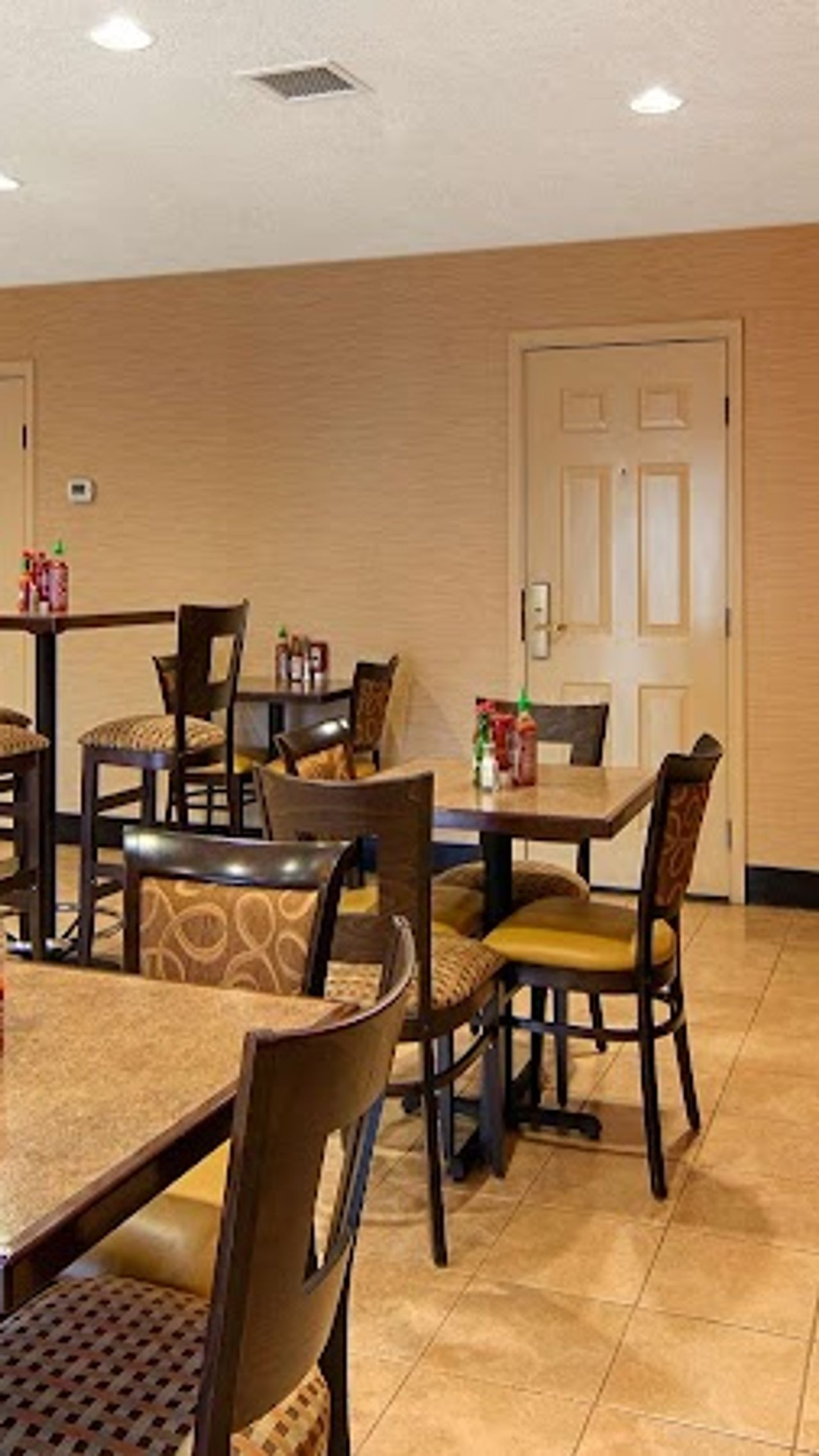 Photo of Best Western Grand Manor Inn - Complimentary breakfast