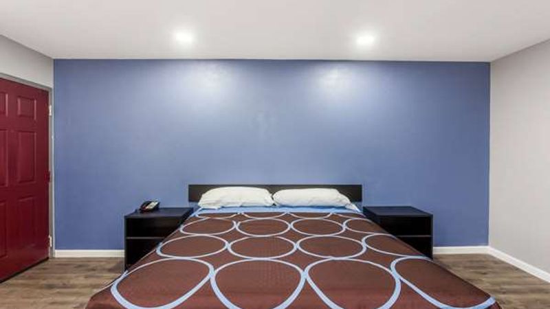 Photo of Super 8 by Wyndham Visalia