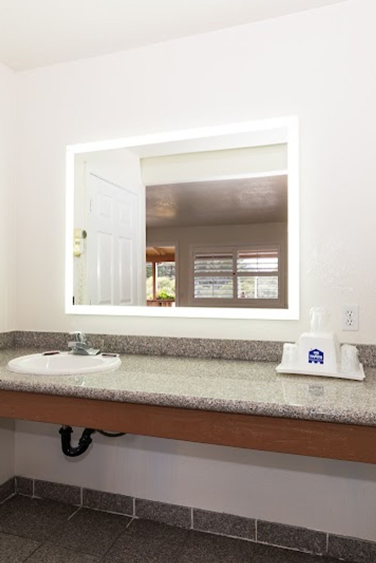 Photo of Carmel Hill Lodge Monterey - Bathroom