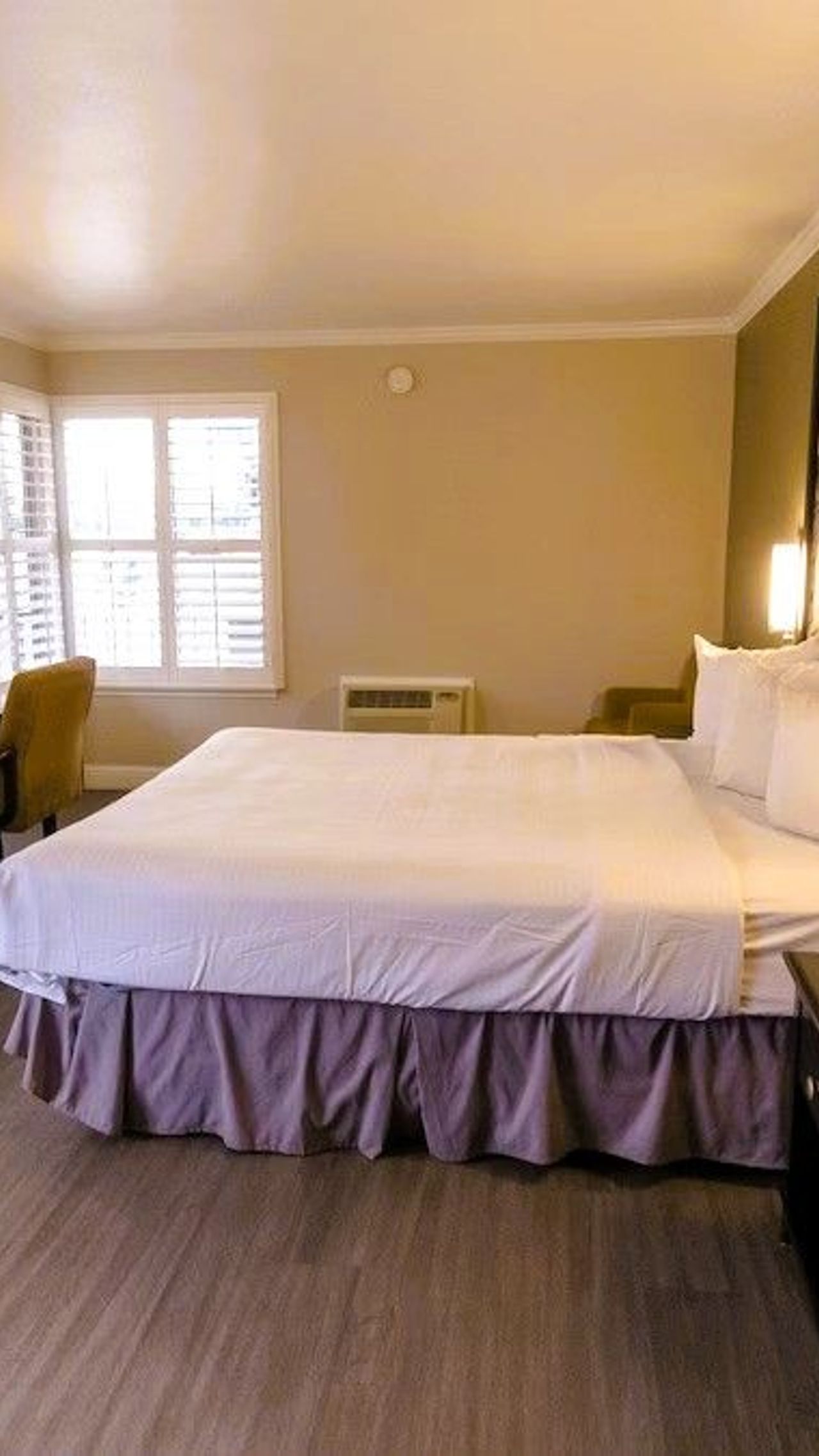 Photo of Super 8 by Wyndham Santa Cruz Beach Boardwalk - Room, King Bed