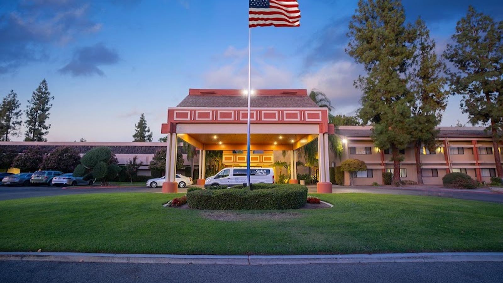 Photo of Piccadilly Inn Airport