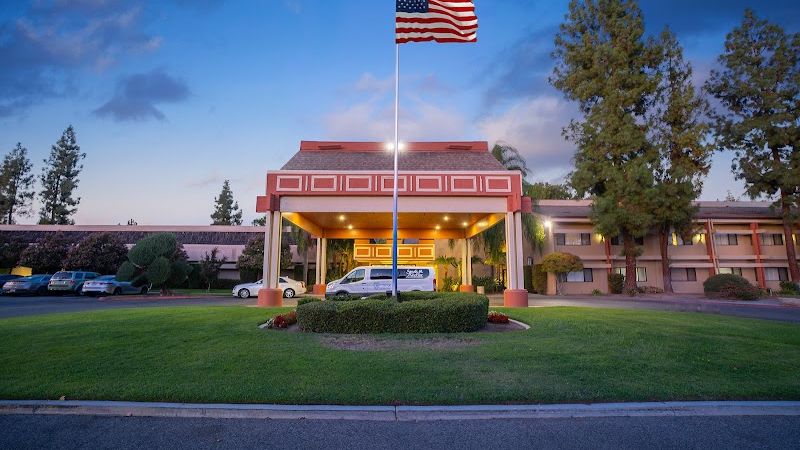 Piccadilly Inn Airport