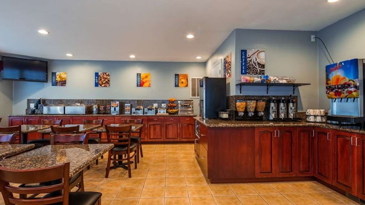 Photo of Best Western Garden Villa Inn