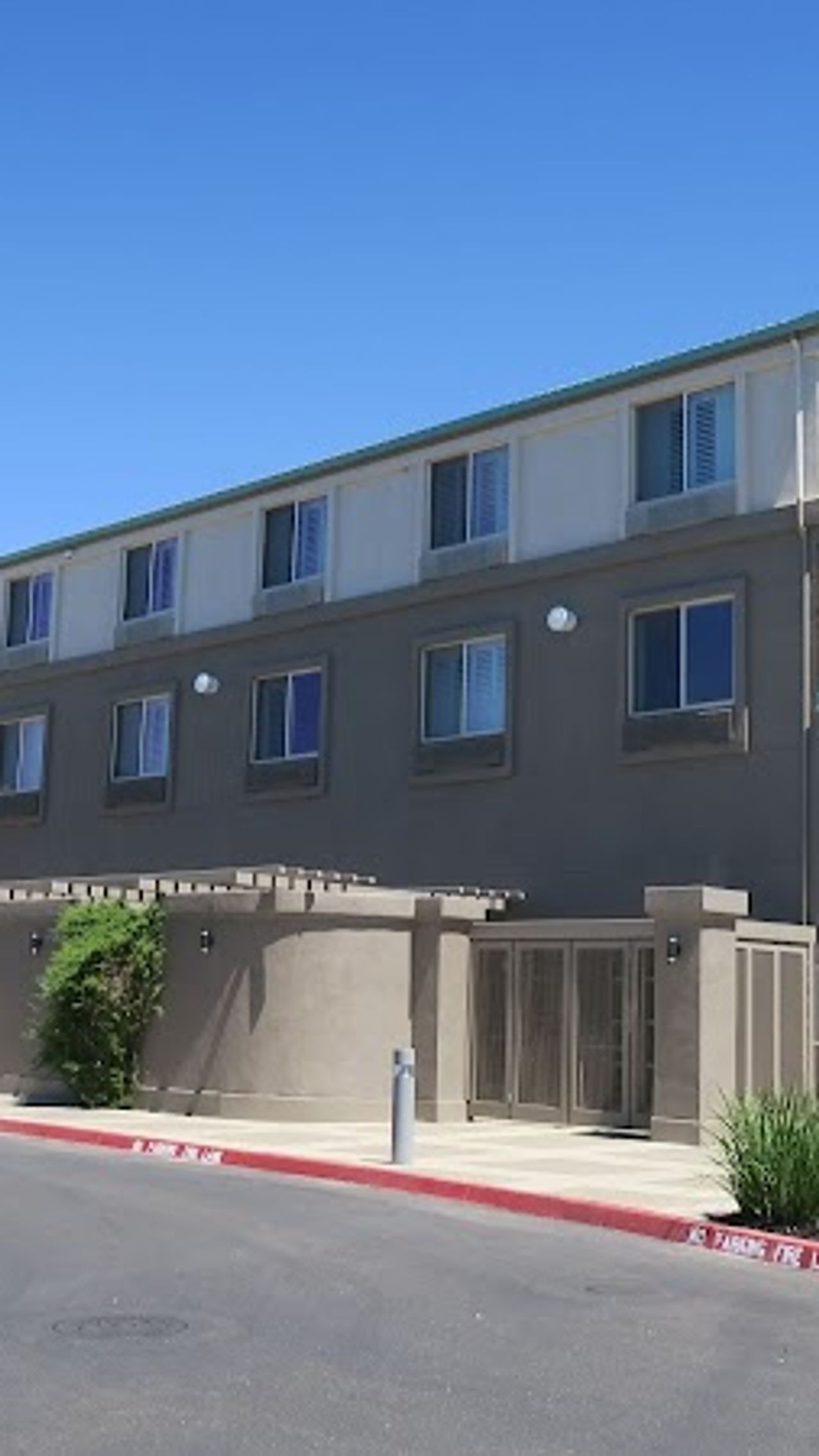 Photo of Holiday Inn Express & Suites Elk Grove Central - Hwy 99 by IHG