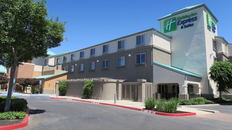 Photo of Holiday Inn Express & Suites Elk Grove Central - Hwy 99 by IHG