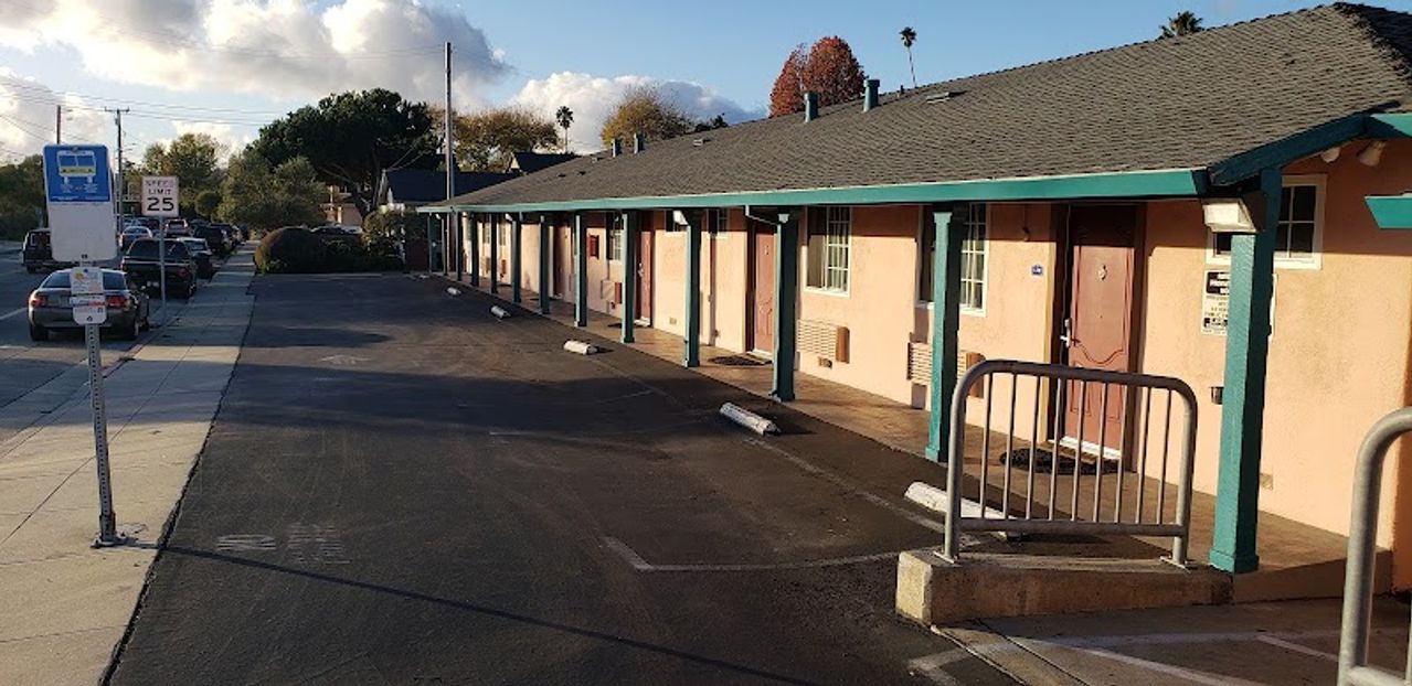 Photo of Riverside Inn & Suites