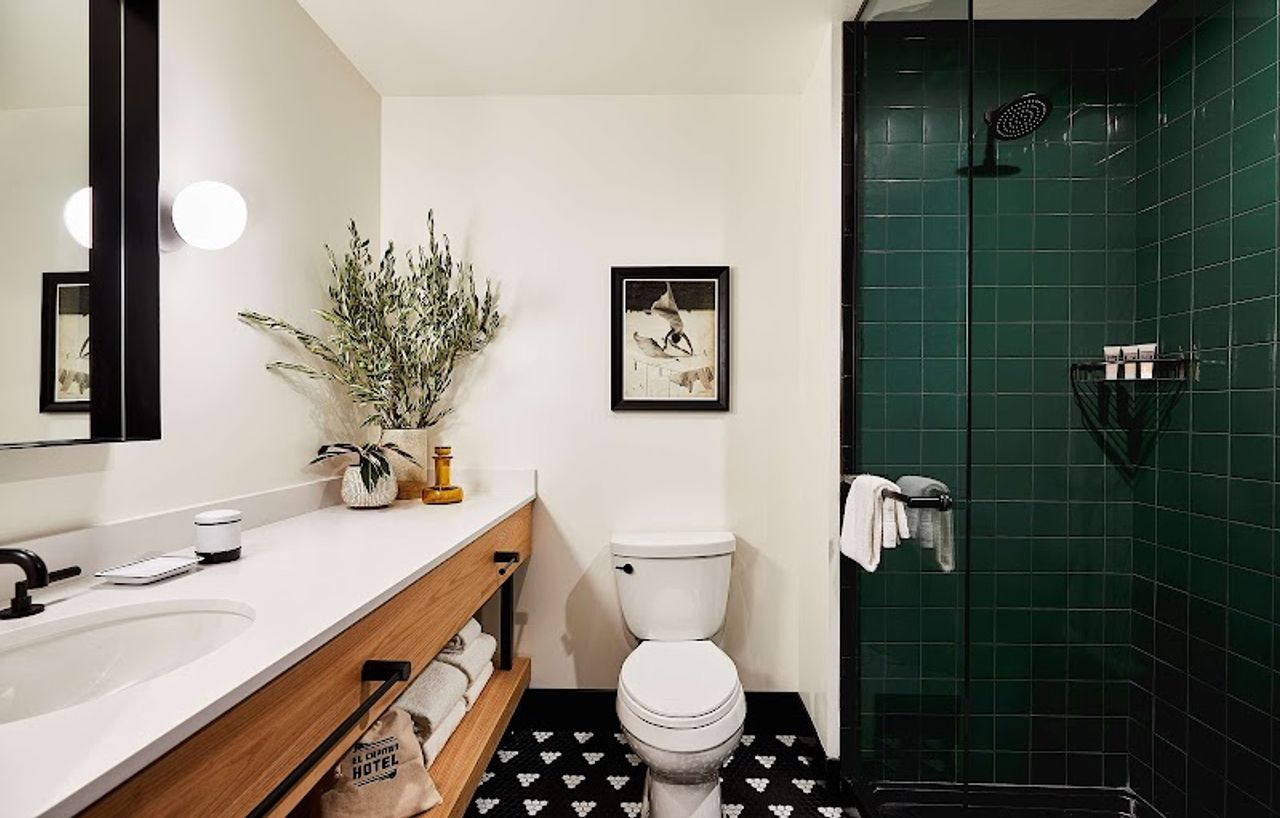 Photo of El Capitan Hotel - Bathroom, Walk-in Shower