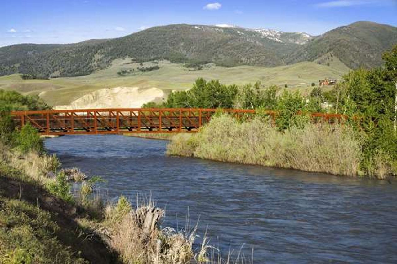 Photo of Super 8 by Wyndham Salmon