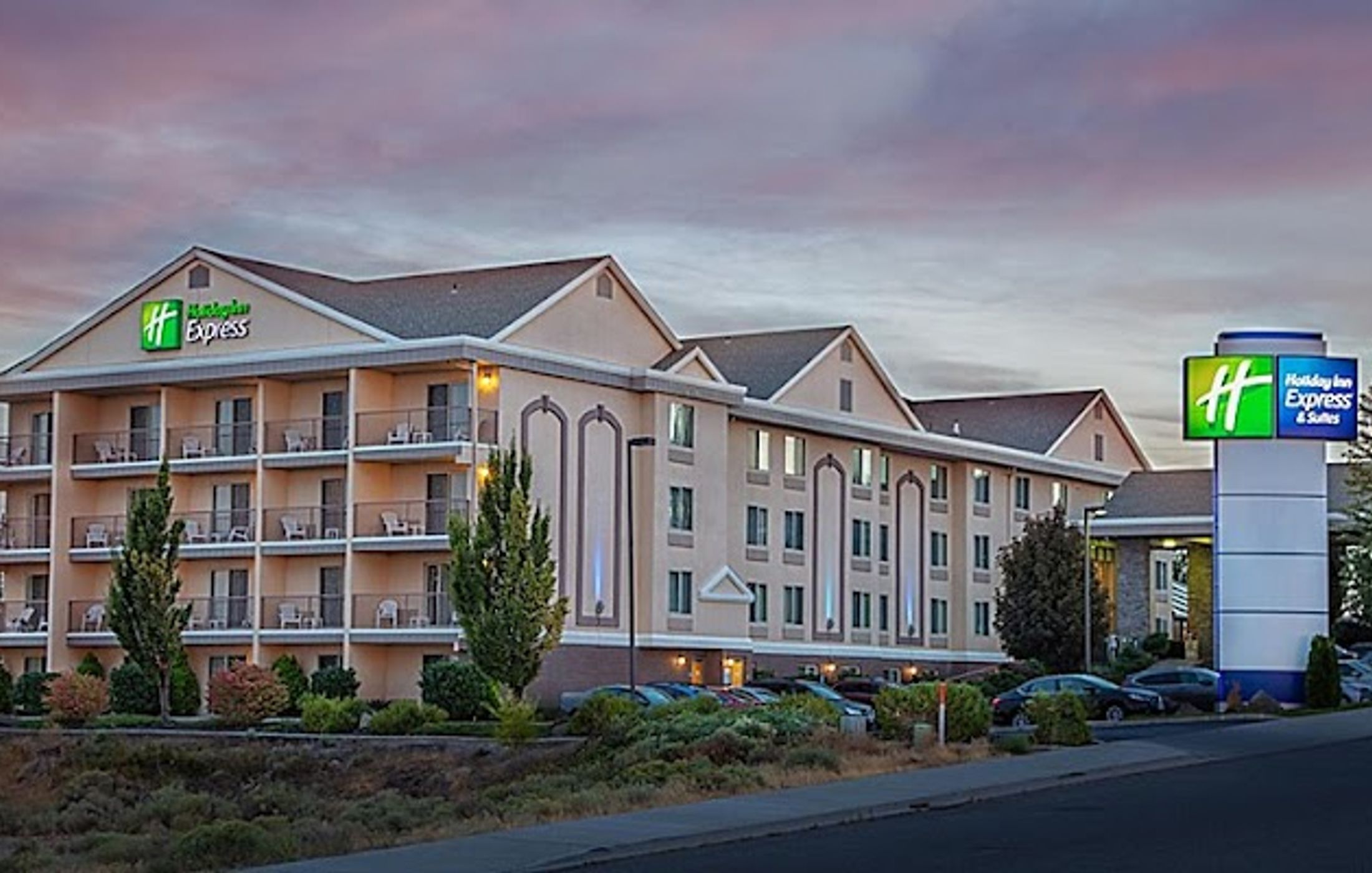 Holiday Inn Express & Suites Richland, an IHG Hotel