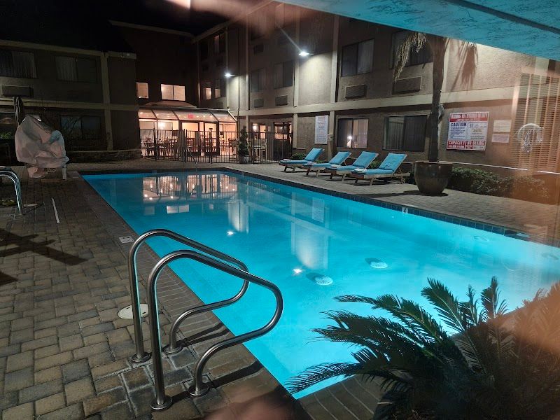 Photo of Maple Tree Inn - Outdoor Pool and Hot Tub