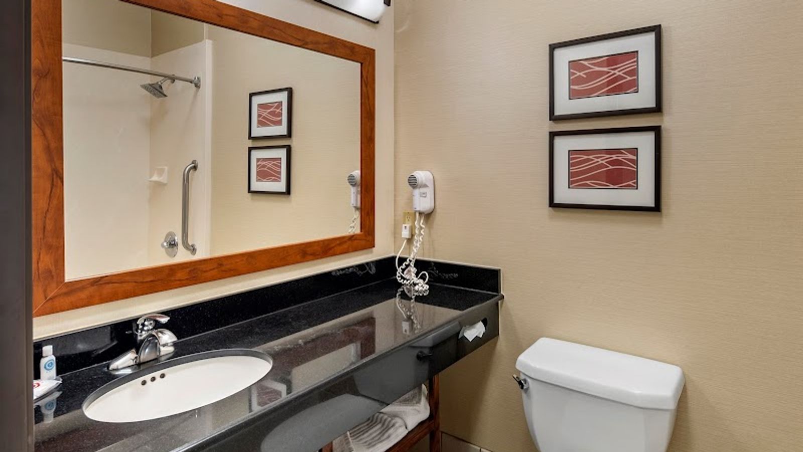 Photo of The Atrium Hotel