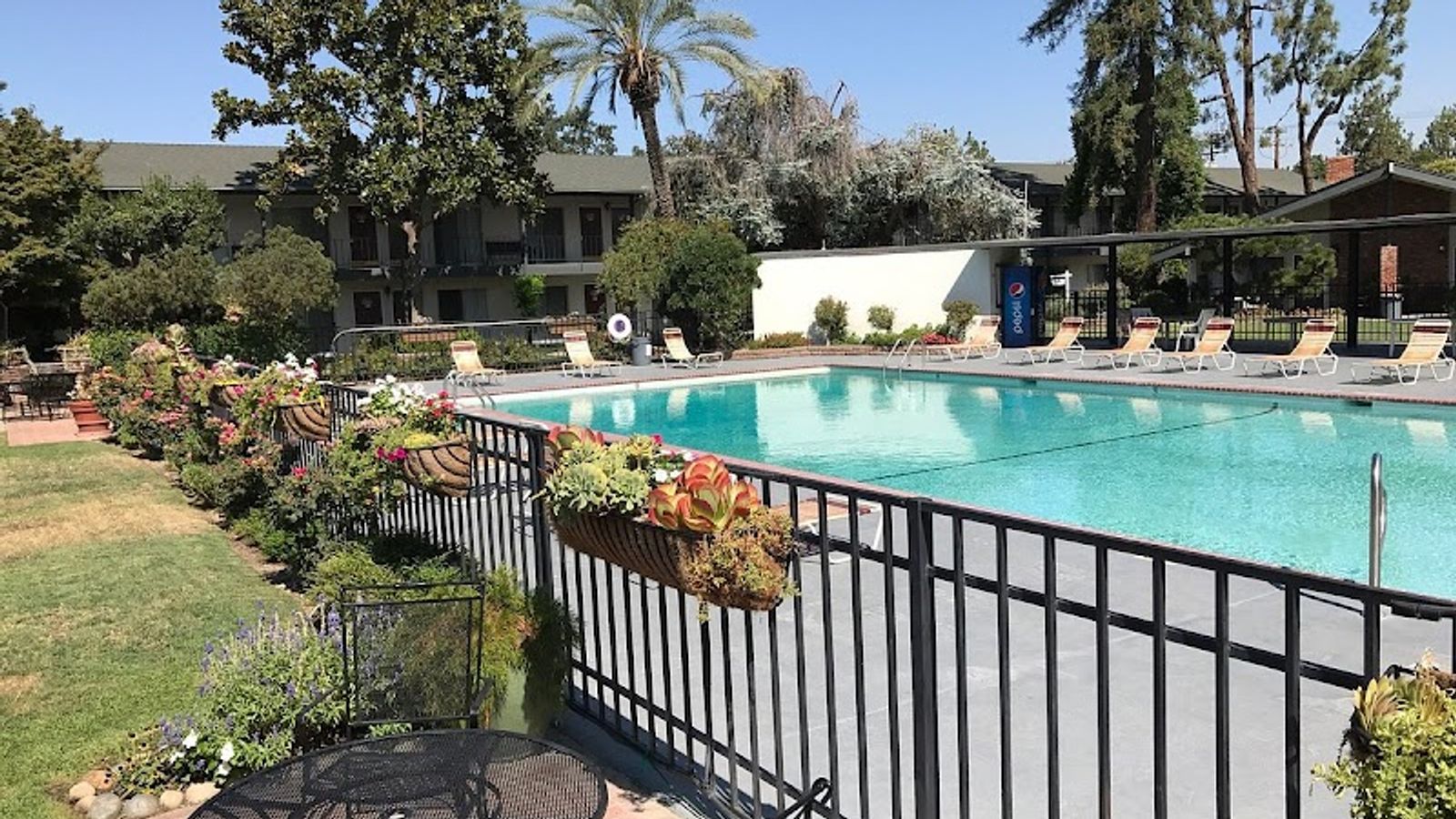 Photo of Lamp Liter Inn