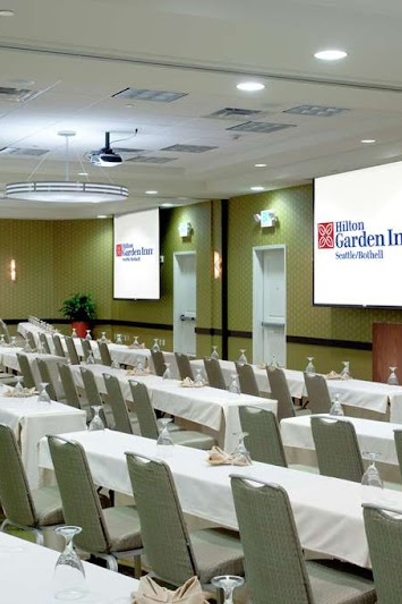 Photo of Hilton Garden Inn Seattle/Bothell, WA