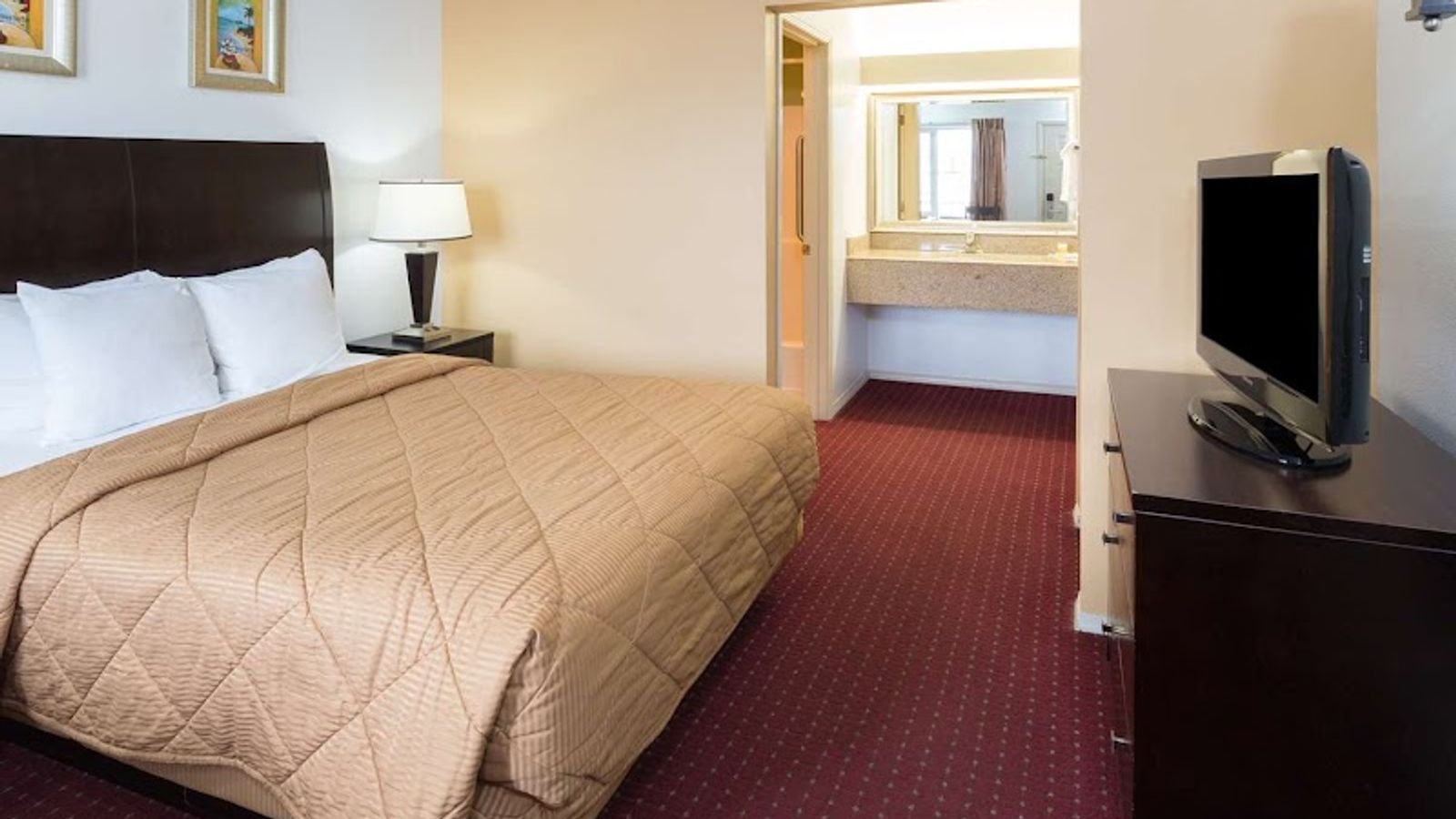 Photo of Days Inn by Wyndham Newport OR