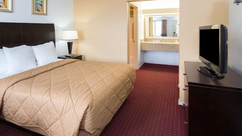 Photo of Days Inn by Wyndham Newport OR