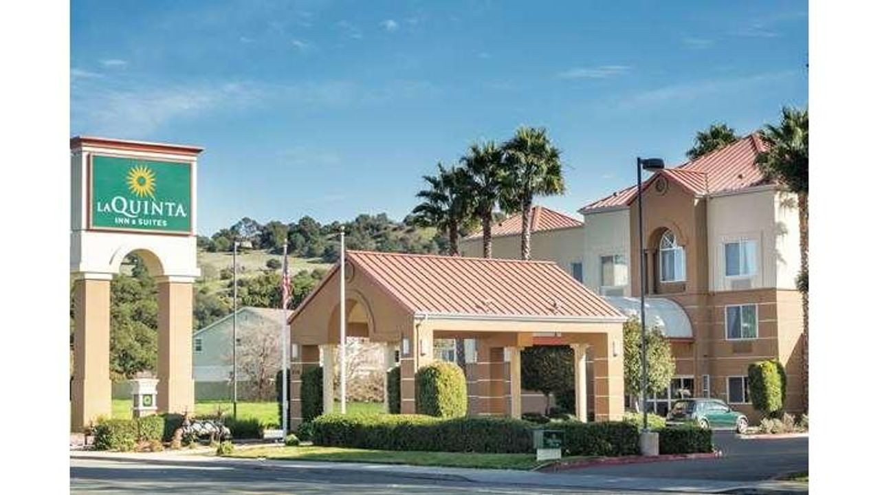 Photo of La Quinta Inn & Suites by Wyndham Fairfield - Napa Valley
