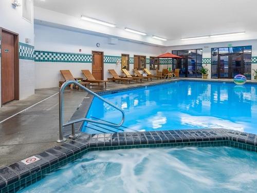 Photo of Wood River Inn & Suites