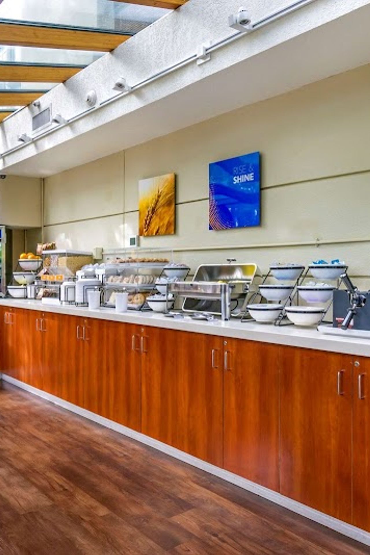 Photo of Comfort Inn & Suites Sea-Tac Airport