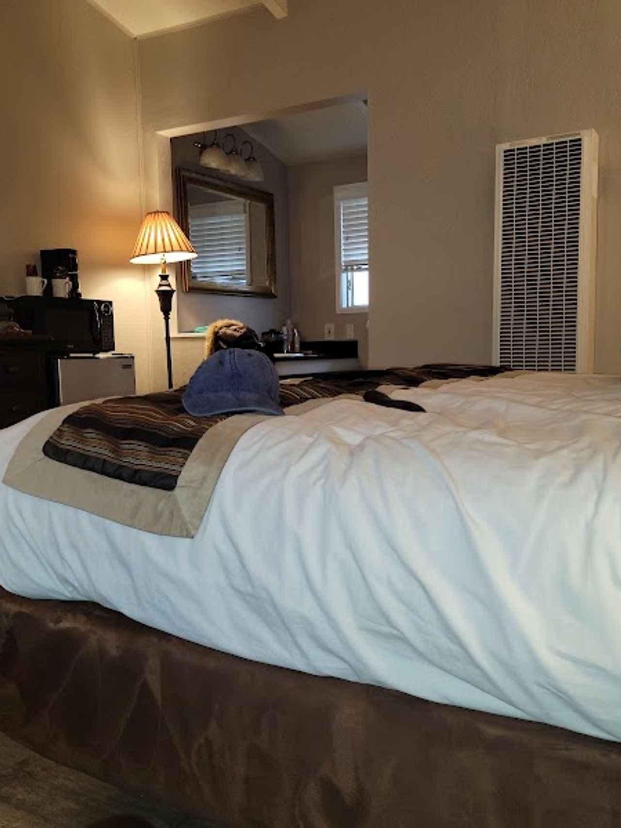 Photo of Monterey Peninsula Inn - Room