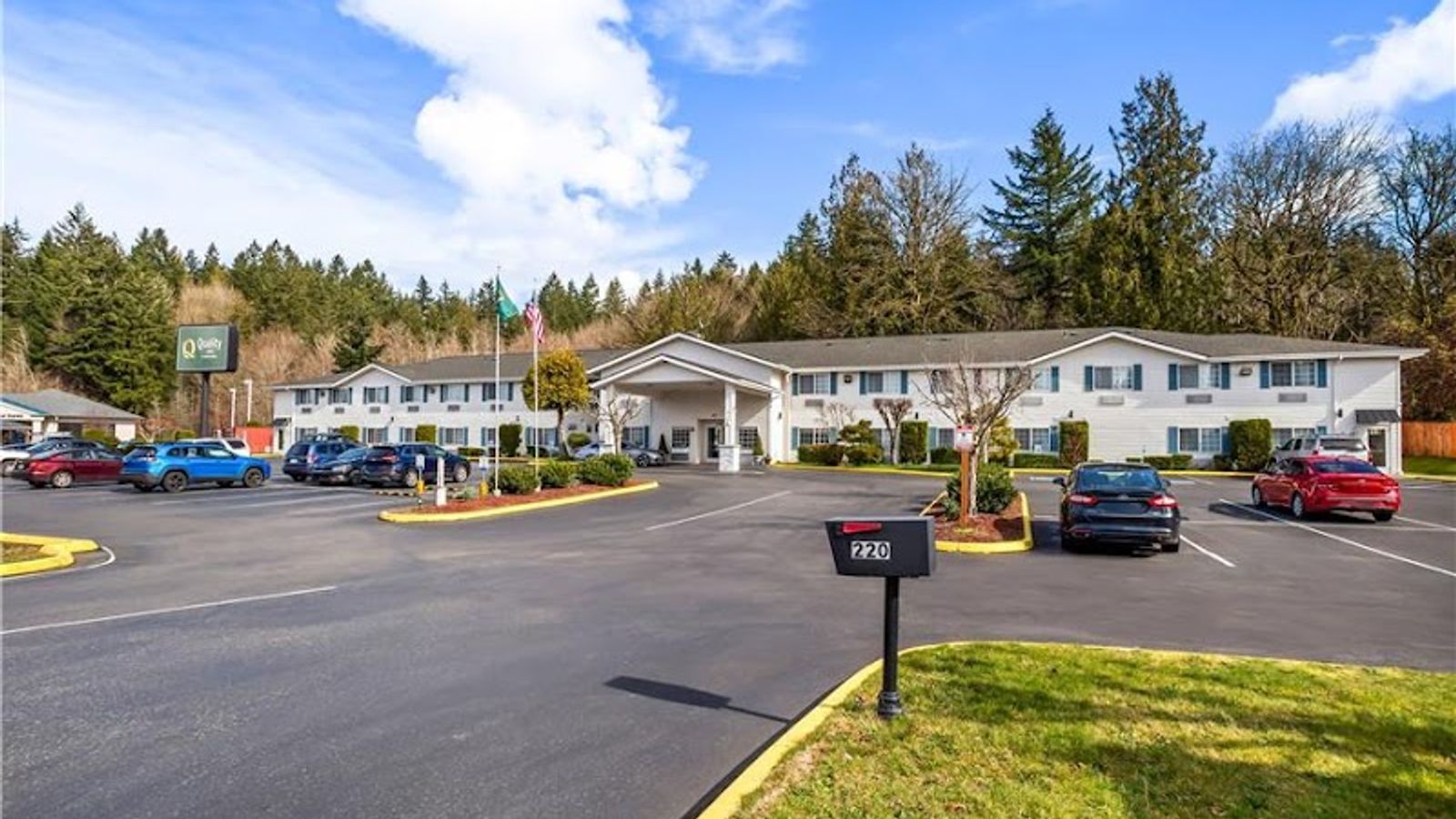 Photo of Quality Inn Port Orchard - Exterior, free parking