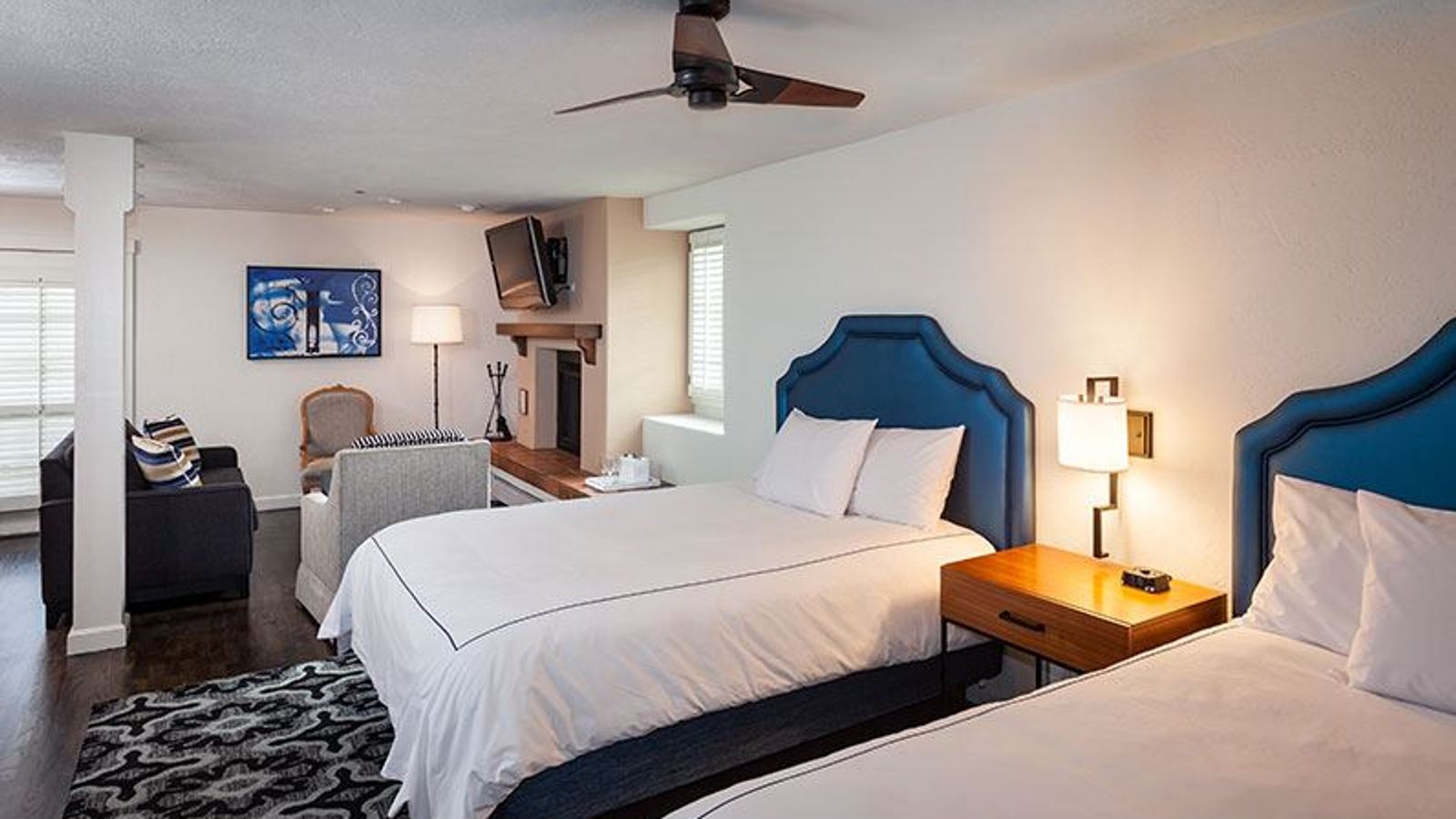 Photo of Hotel Pacific - Standard Junior Suite 2 Doubles, 2 queen beds, Separate seating area, Fireplace