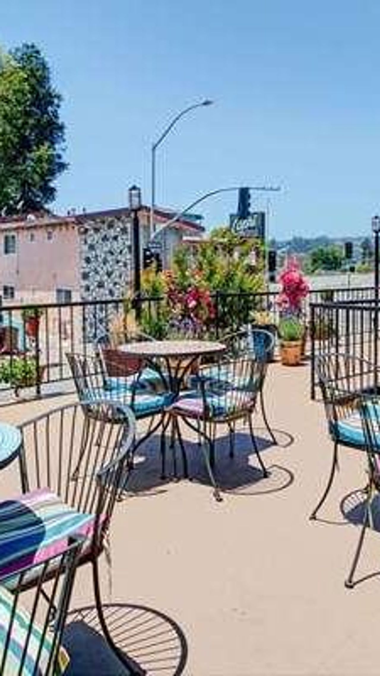 Photo of Super 8 by Wyndham Santa Cruz Beach Boardwalk - Outdoor Seating Area, Patio