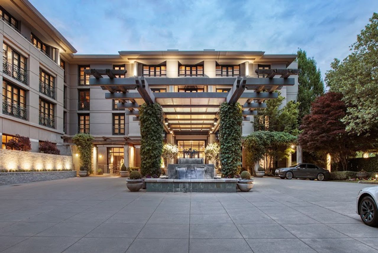 Photo of Bellevue Club Hotel