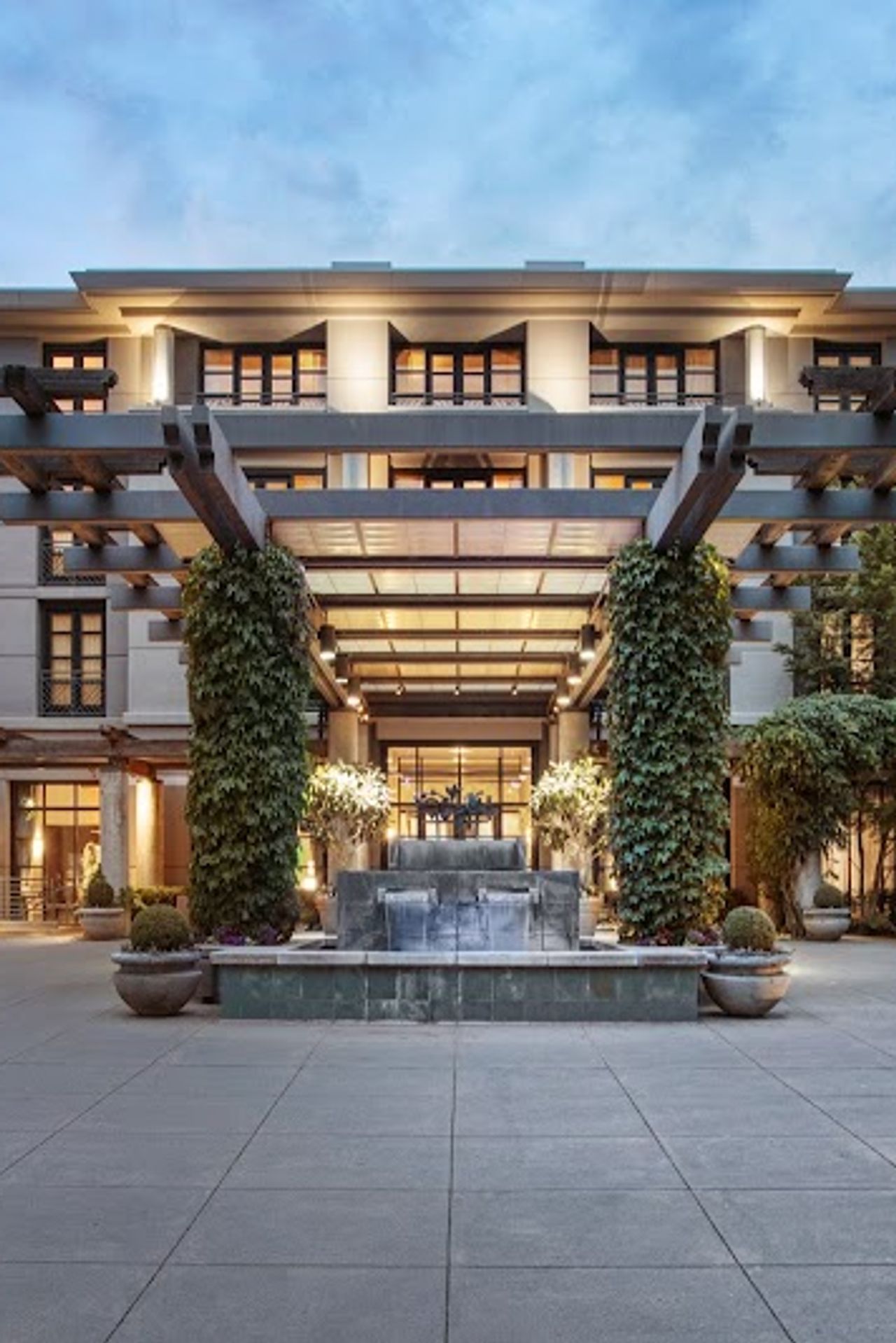 Photo of Bellevue Club Hotel