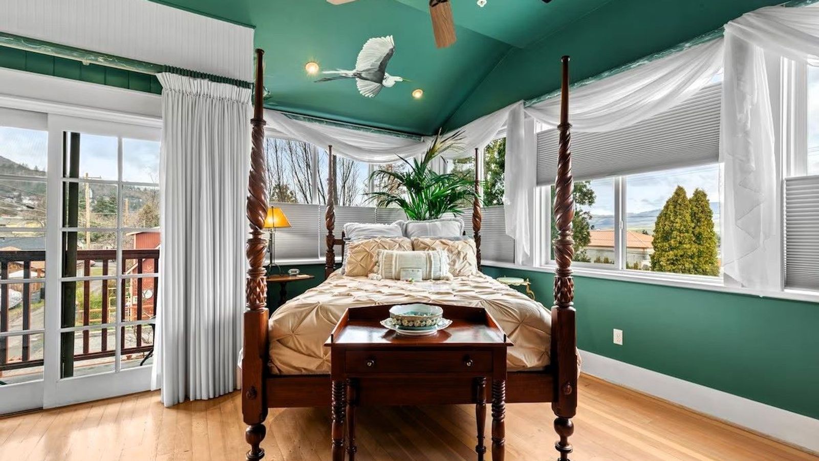 The Peerless Hotel - Honeymoon Suite, 1 Queen Bed