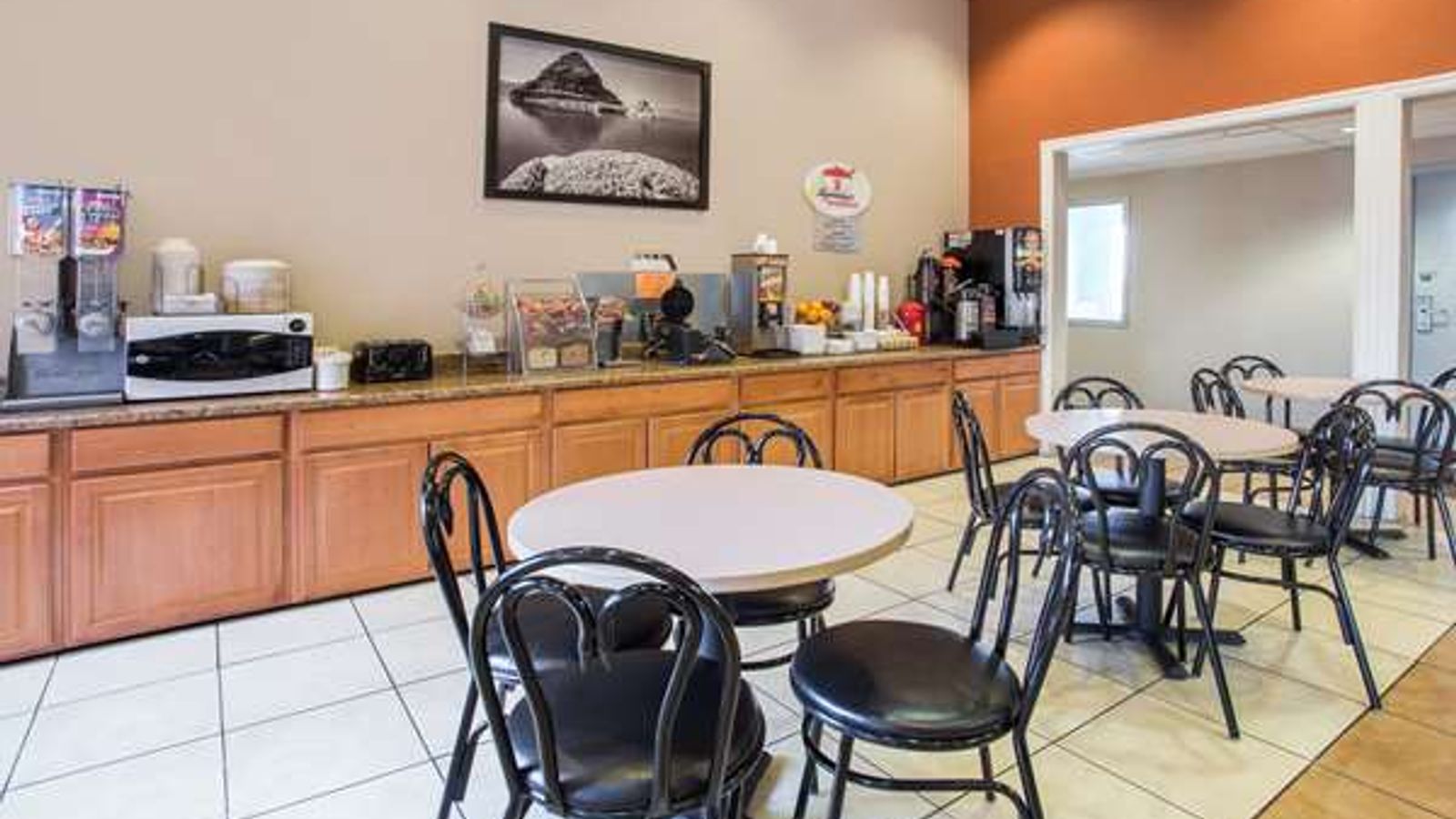 Photo of Super 8 by Wyndham Corvallis