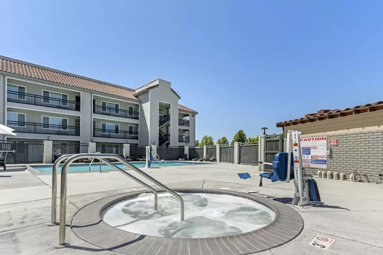 Photo of Country Inn & Suites by Radisson, Vallejo Napa Valley, CA