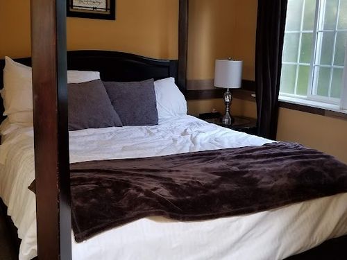 Photo of Glen Ellen Inn - Room