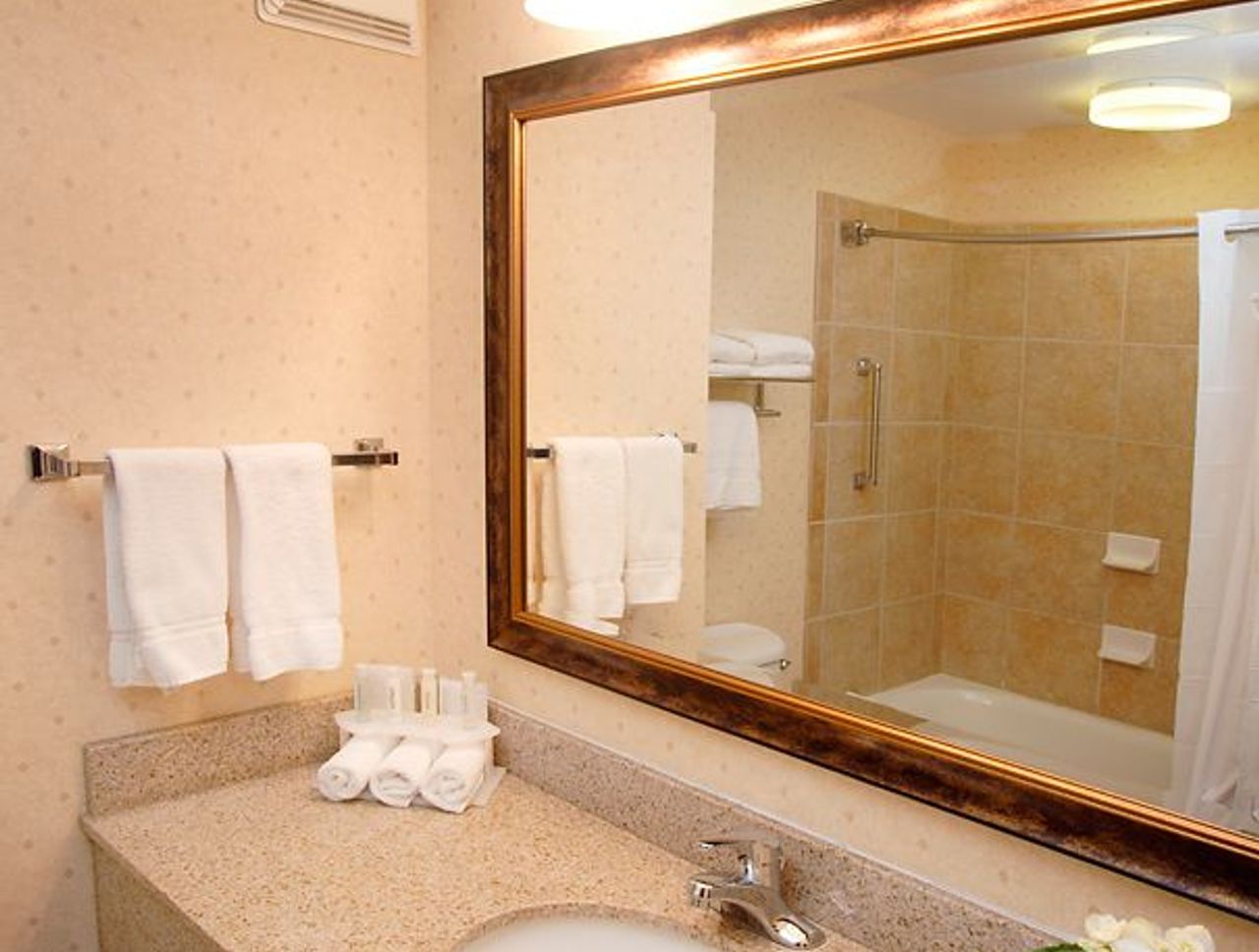 Photo of Holiday Inn Express & Suites Marina - State Beach Area by IHG - Bathroom