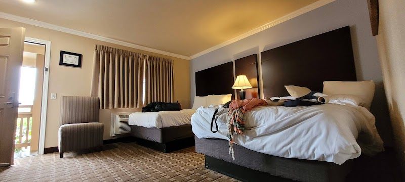 Photo of Stage Coach Lodge Monterey - Suite, 2 Queen Beds