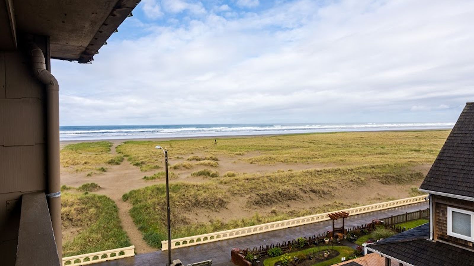 Photo of Ebb Tide Oceanfront Inn
