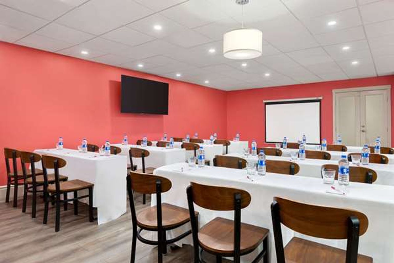 Photo of Ramada by Wyndham Oakland Downtown City Center