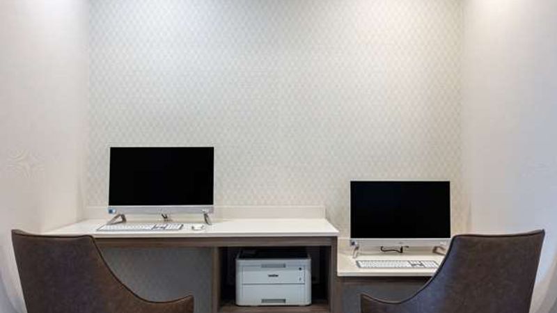 Photo of La Quinta Inn & Suites by Wyndham Centralia