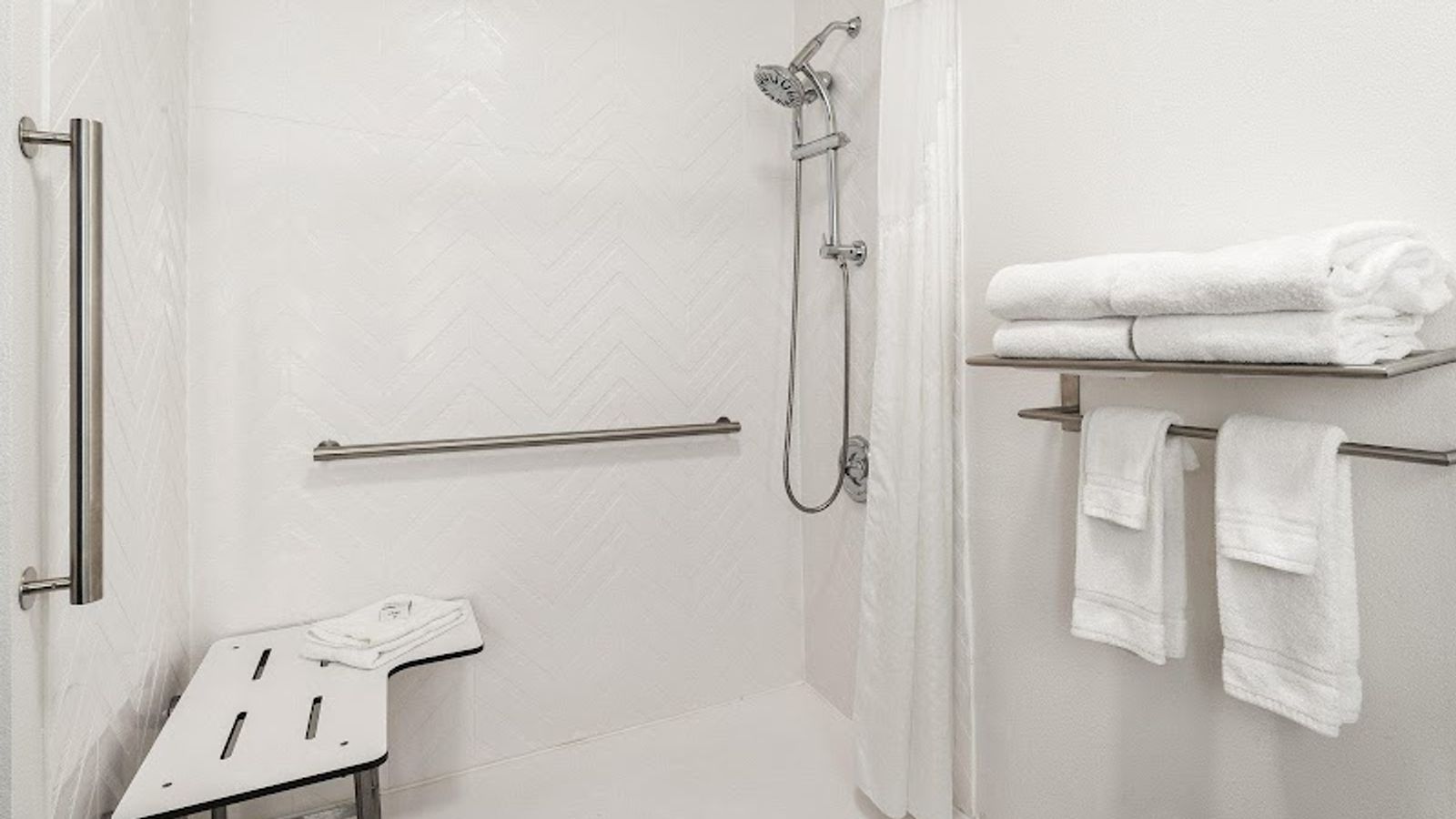 Photo of Holiday Inn & Suites Bothell, an IHG Hotel